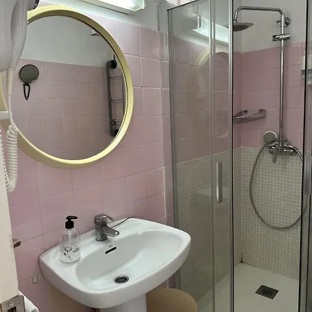 Hotel New Roser L' Escala