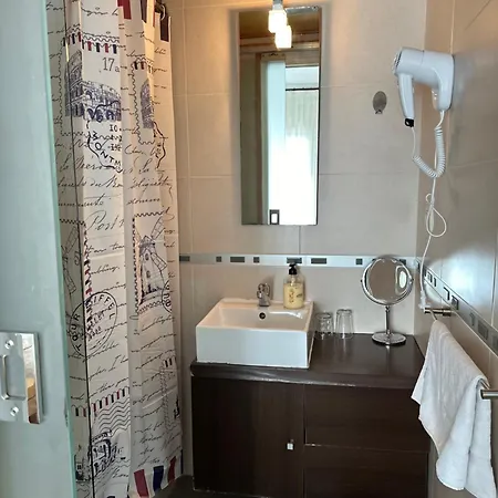 New Roser Hotel